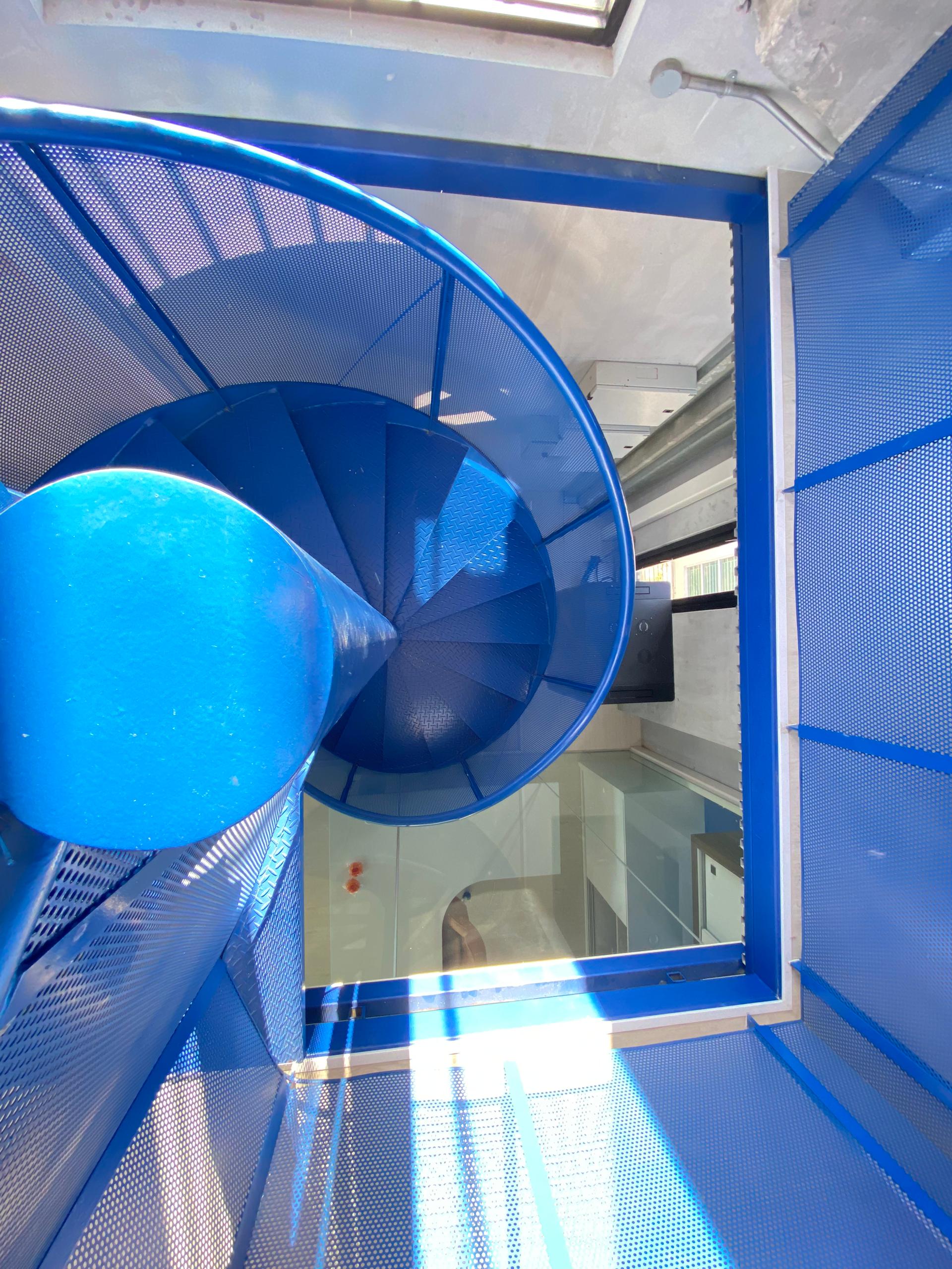 Design Gallery 2 spiral blue 1